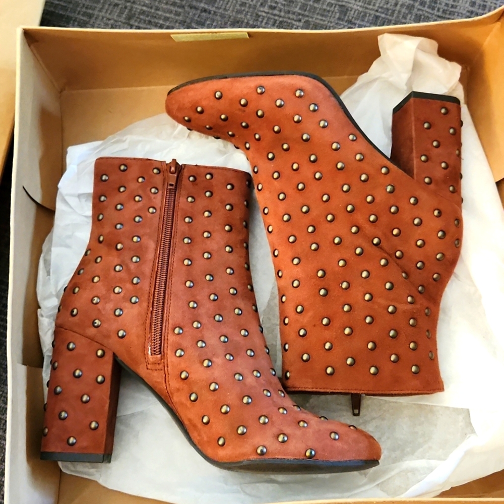 NIB Lucky Brand Wesson Studded Booties